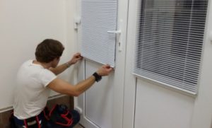 Установка рулонных жалюзи в Уфе